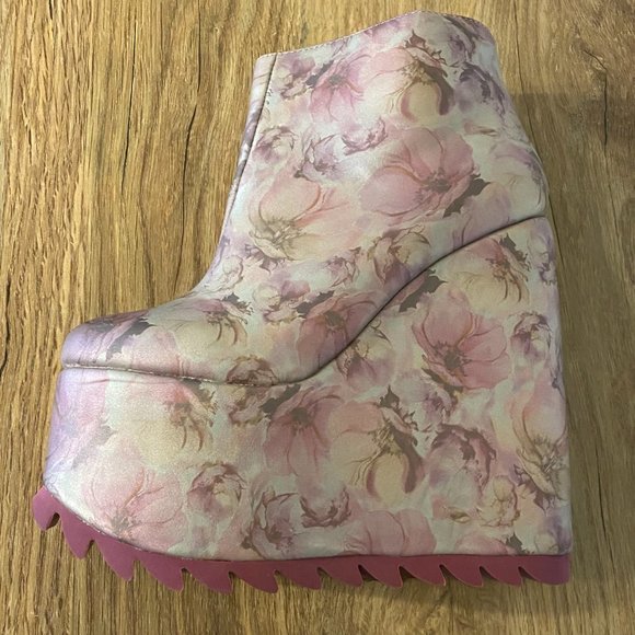 YRU Dimension Platform Wedges - Picture 3 of 5